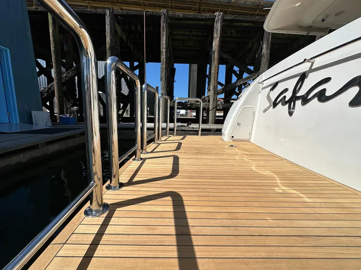 Safari Yacht Photos Pics 