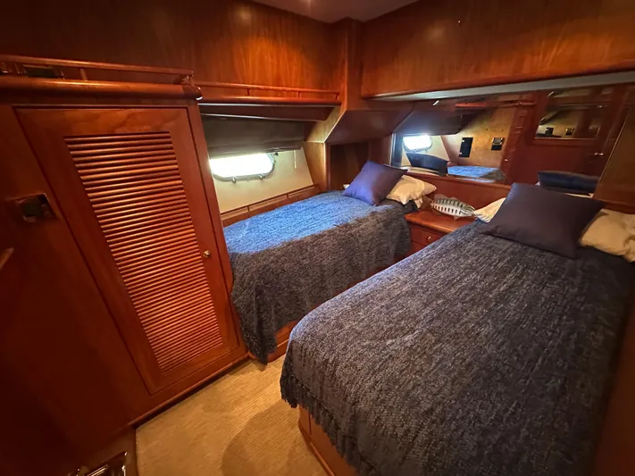 Safari Yacht Photos Pics 