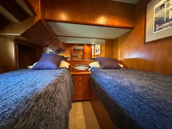 Safari Yacht Photos Pics 