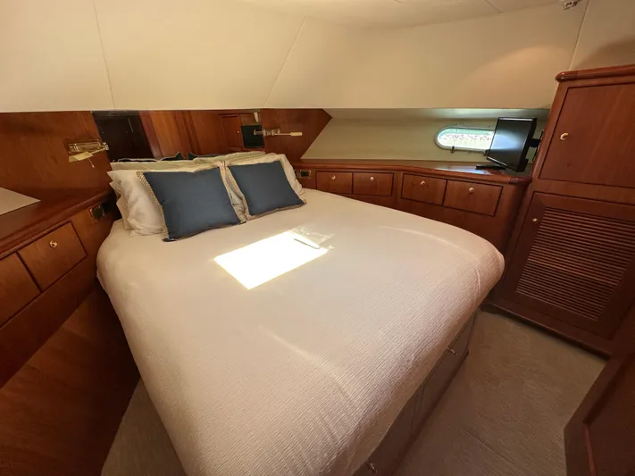 Safari Yacht Photos Pics 