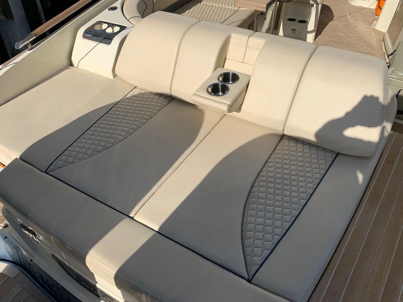2019 Chris-Craft 35 Launch GT