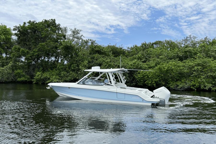 2021 Boston Whaler 280 Vantage