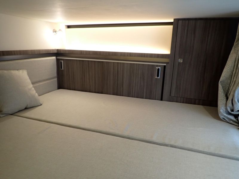 2021 Sea Ray 320 SUNDANCER COUPE OB