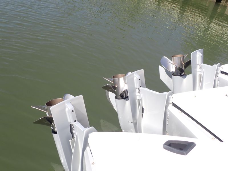 2021 Sea Ray 320 SUNDANCER COUPE OB