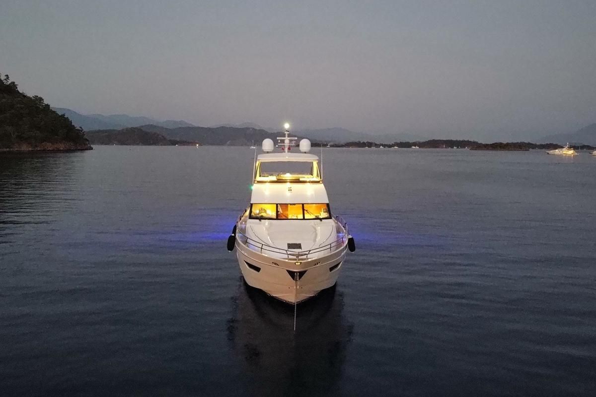 2014 Princess 83 
