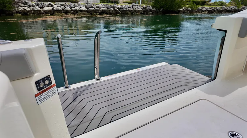 Dobby Yacht Photos Pics 