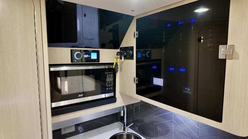 Dobby Yacht Photos Pics 