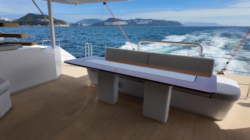 Carbon-fiber Power Catamaran Yacht Photos Pics 