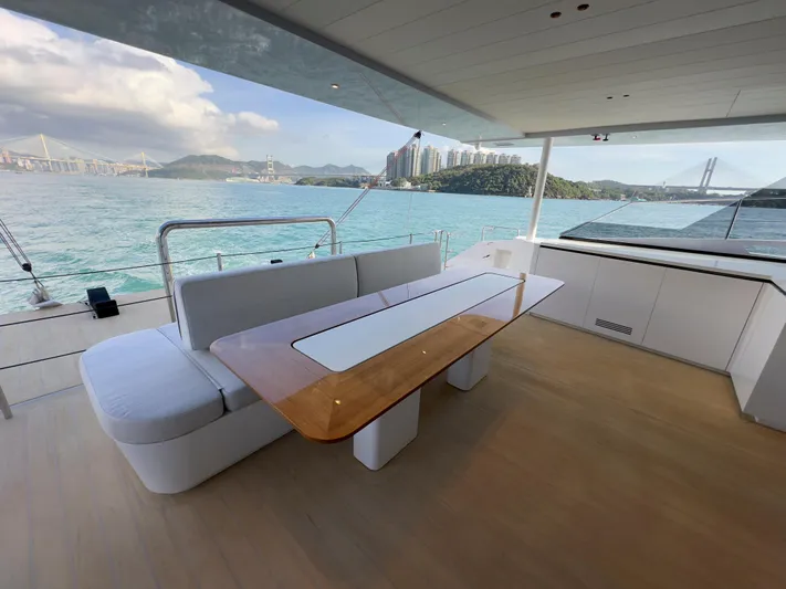 Carbon-fiber Power Catamaran Yacht Photos Pics 