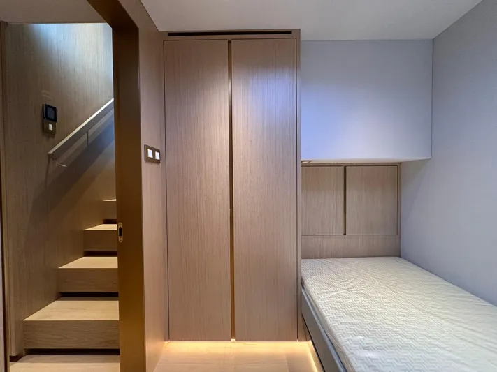 Carbon-fiber Power Catamaran Yacht Photos Pics 