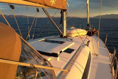 2015 Jeanneau Sun Odyssey 469