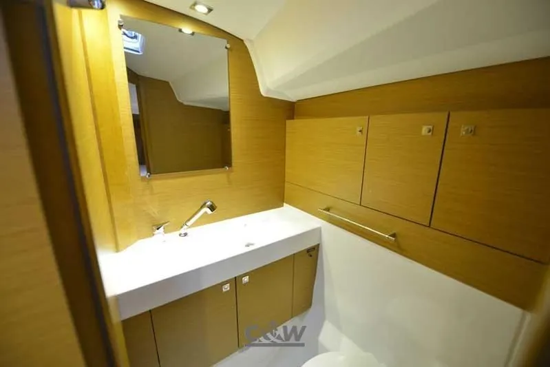  Yacht Photos Pics Sun Odyssey 469