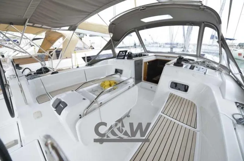  Yacht Photos Pics Sun Odyssey 469