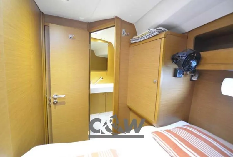  Yacht Photos Pics Sun Odyssey 469