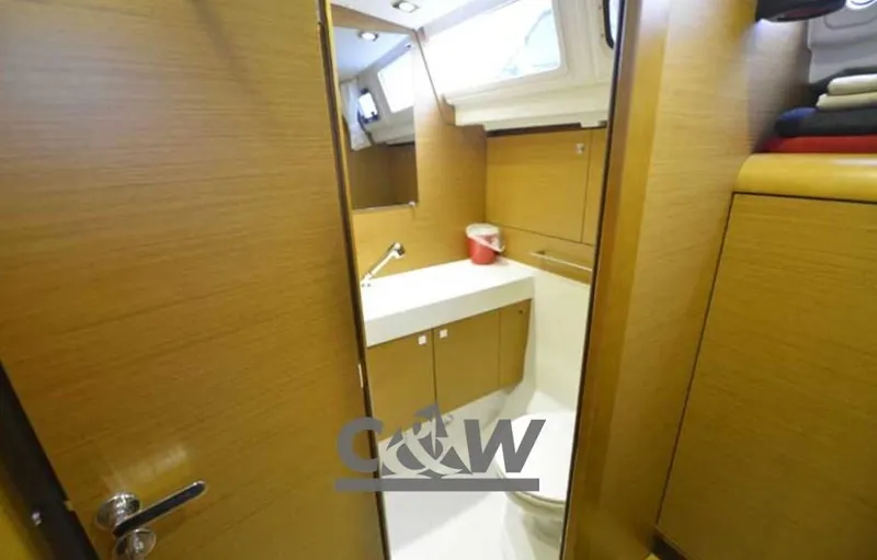  Yacht Photos Pics Sun Odyssey 469