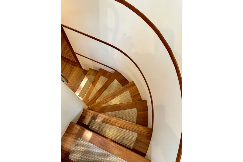 South Paws Yacht Photos Pics Outer Reef 62 SOUTH PAWS - Interior Companionway