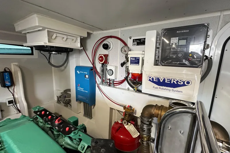 South Paws Yacht Photos Pics Outer Reef 62 SOUTH PAWS - Engine Room