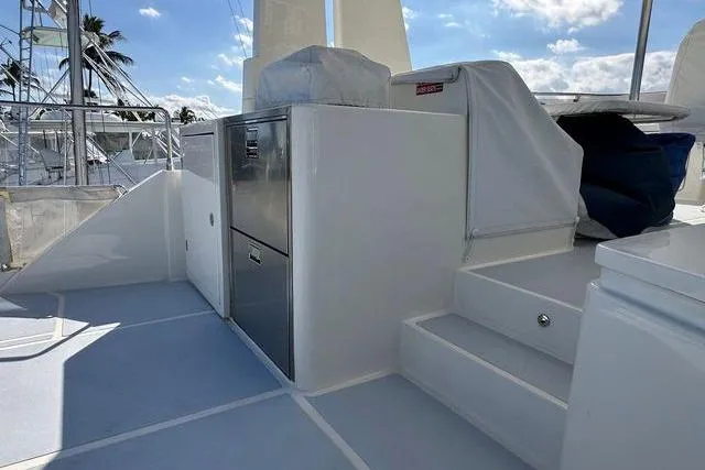 South Paws Yacht Photos Pics Outer Reef 62 SOUTH PAWS - Fly Bridge