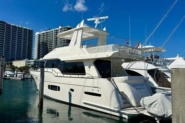 South Paws Yacht Photos Pics Outer Reef 62 SOUTH PAWS - Exterior