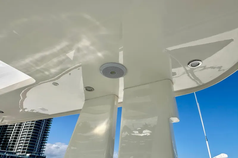 South Paws Yacht Photos Pics Outer Reef 62 SOUTH PAWS - Main Deck Aft