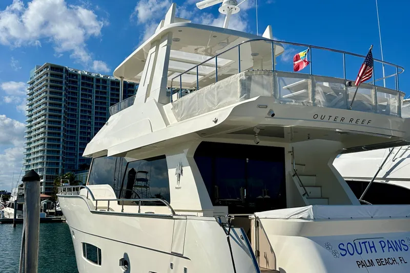 South Paws Yacht Photos Pics Outer Reef 62 SOUTH PAWS - Exterior