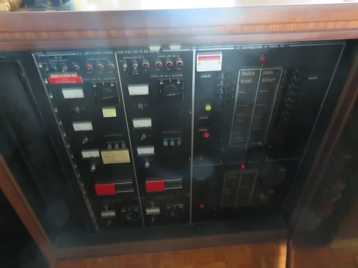 Rive' Gauche Yacht Photos Pics 