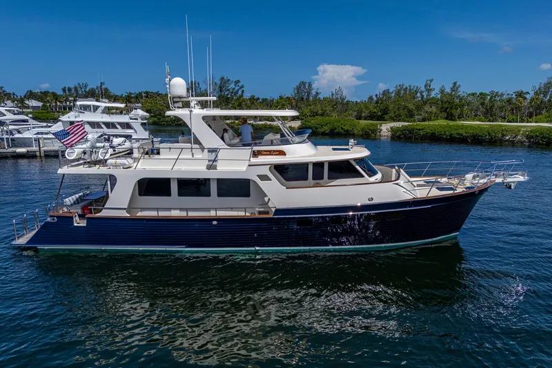 Diane Lynn Yacht Photos Pics 