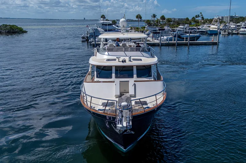 Diane Lynn Yacht Photos Pics 