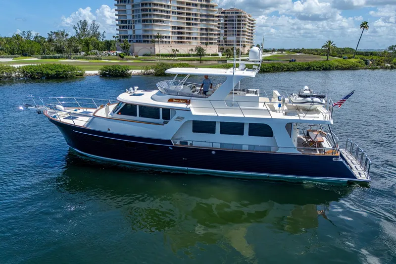 Diane Lynn Yacht Photos Pics 