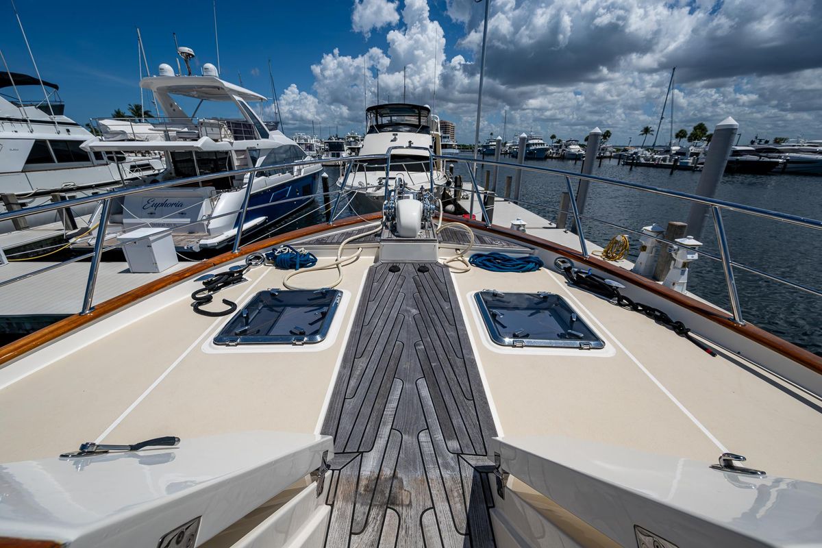 2012 Marlow 61 