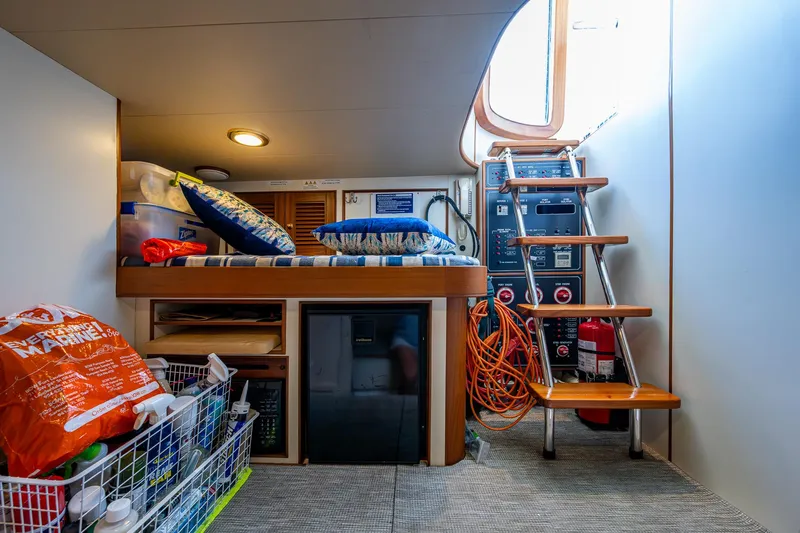 Diane Lynn Yacht Photos Pics 