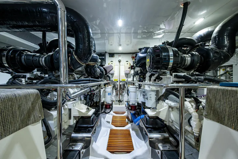 Diane Lynn Yacht Photos Pics 