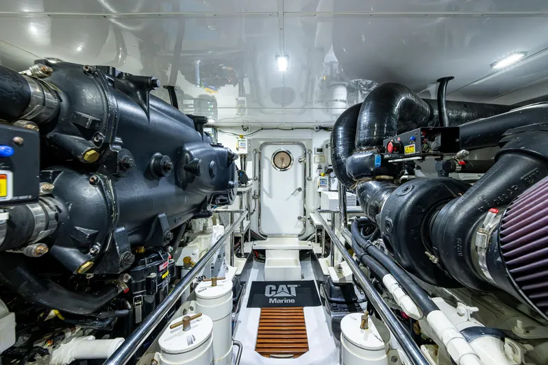 Diane Lynn Yacht Photos Pics 