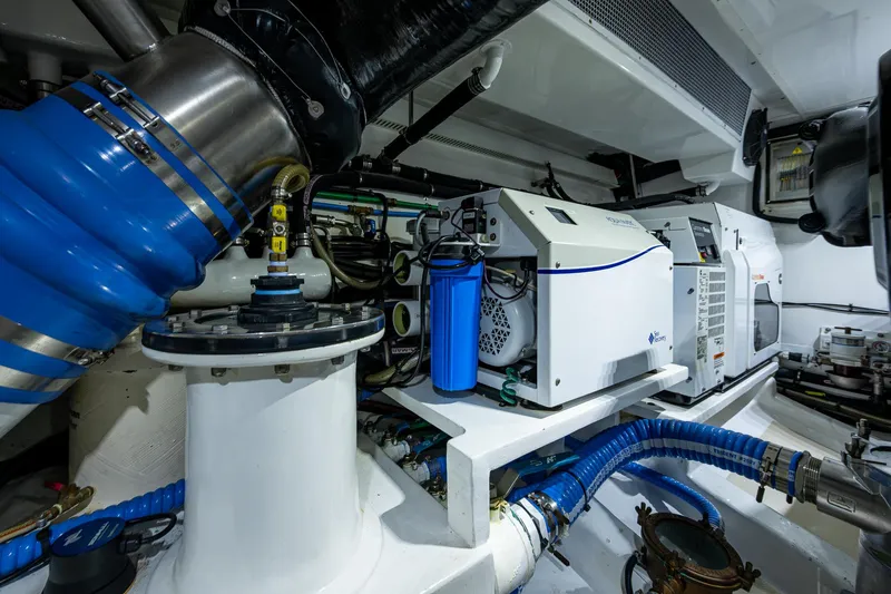 Diane Lynn Yacht Photos Pics 