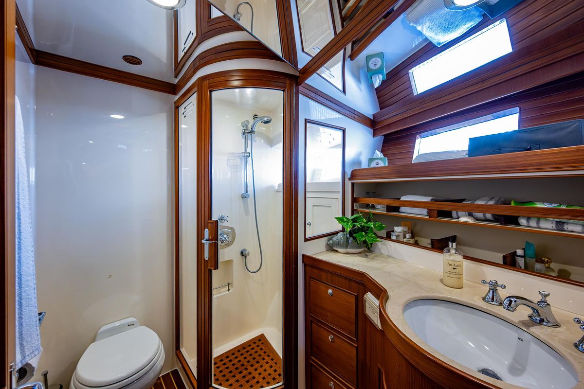 2012 Marlow 61 