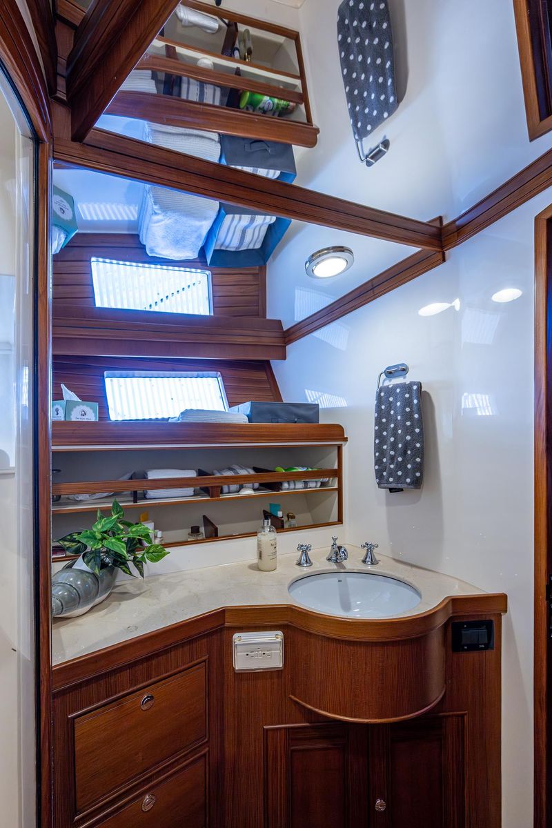 2012 Marlow 61 