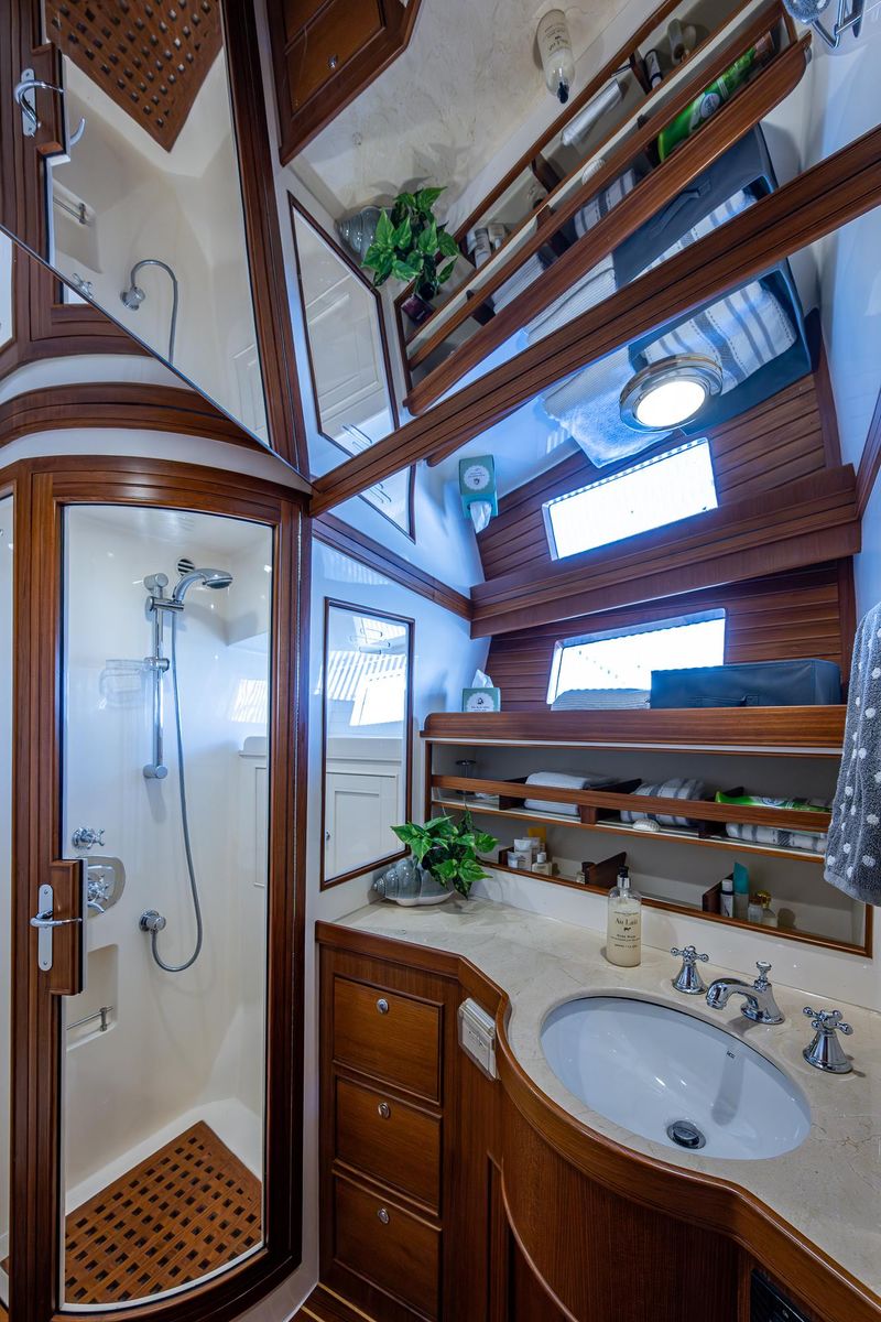 2012 Marlow 61 