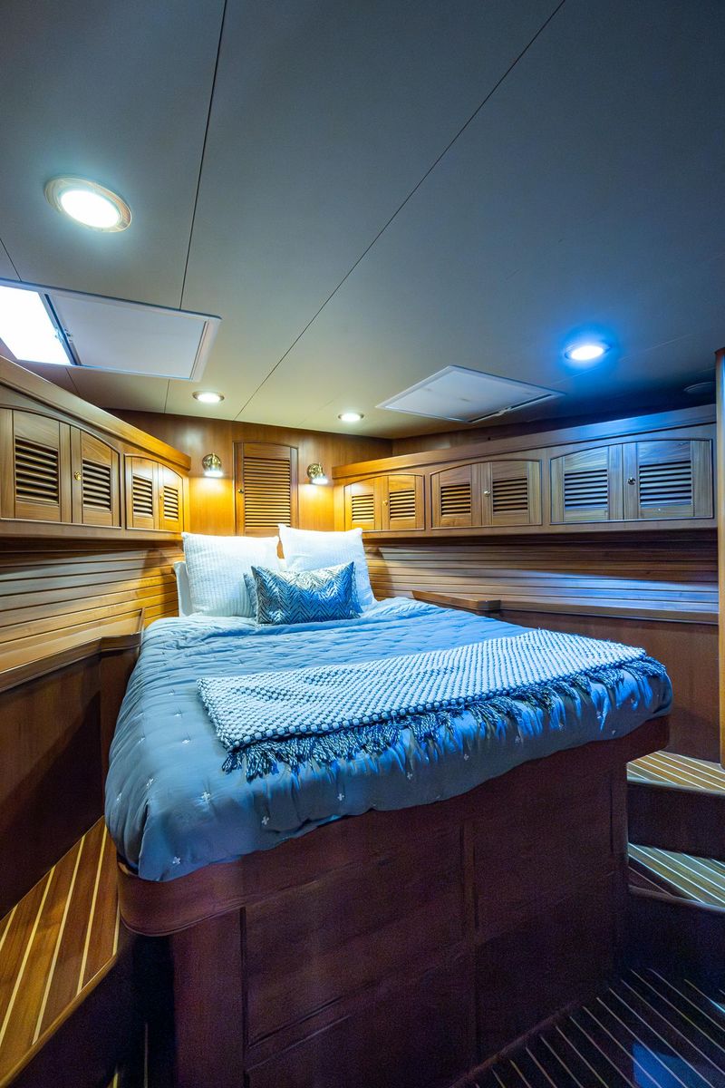 2012 Marlow 61 
