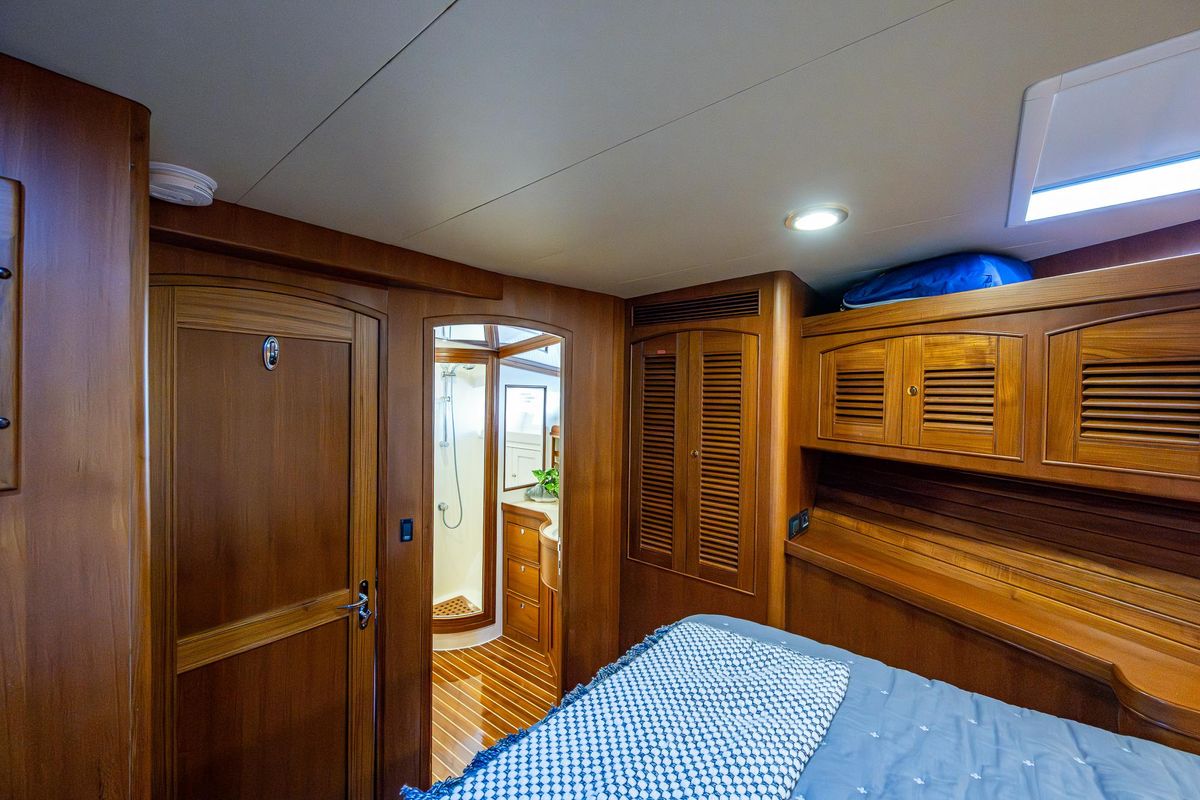 2012 Marlow 61 