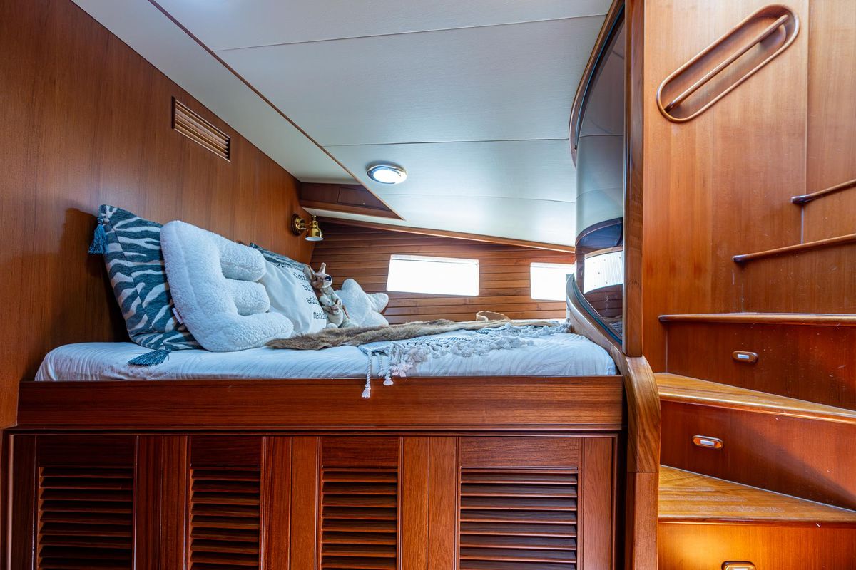 2012 Marlow 61 