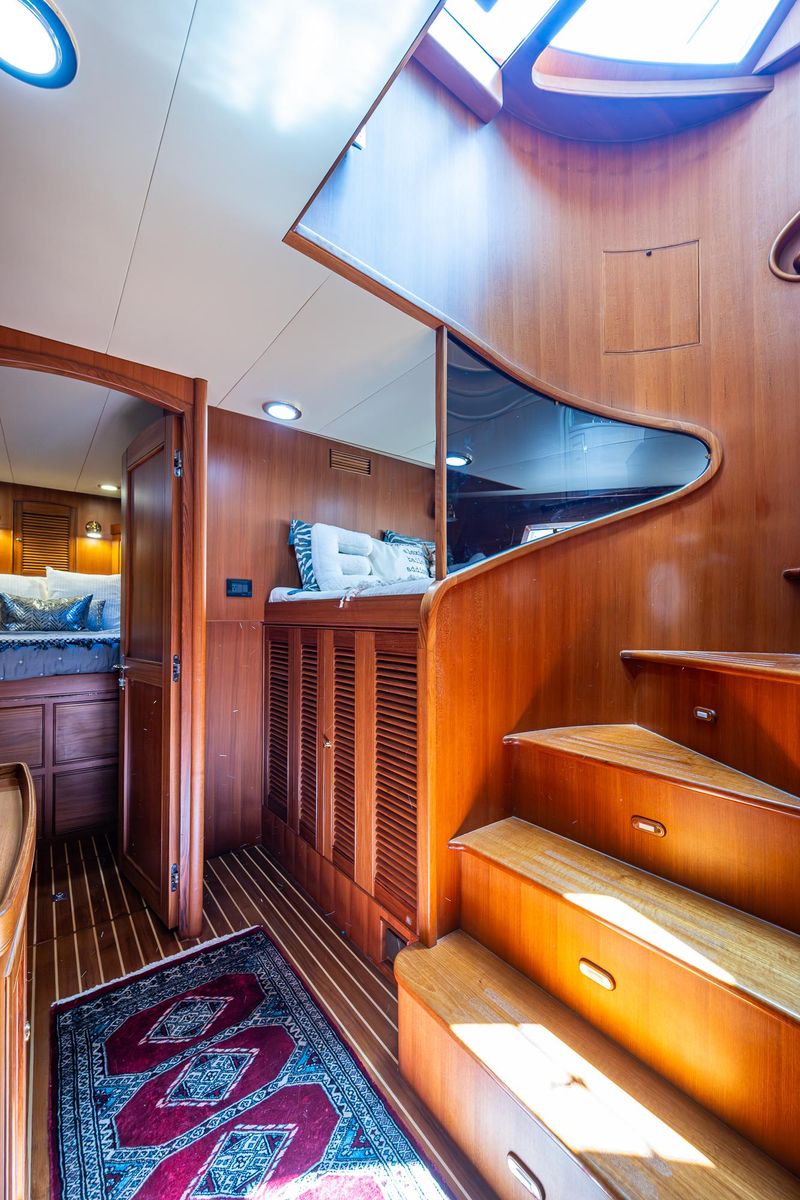 2012 Marlow 61 