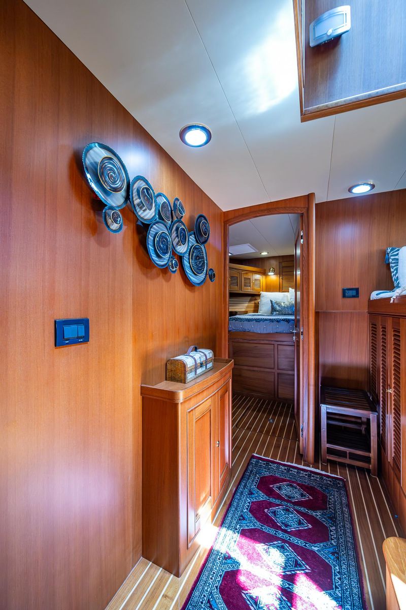 2012 Marlow 61 