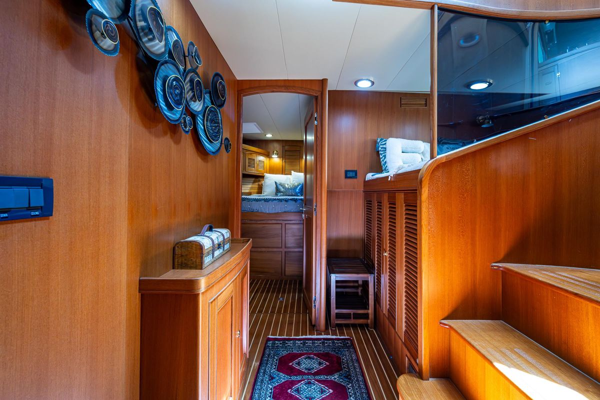2012 Marlow 61 