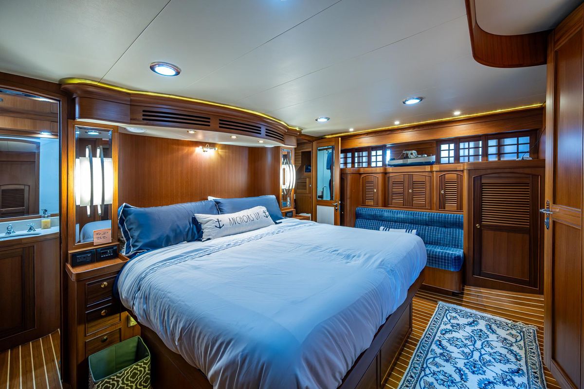 2012 Marlow 61 