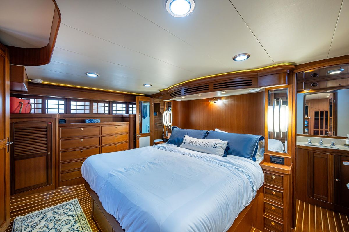 2012 Marlow 61 