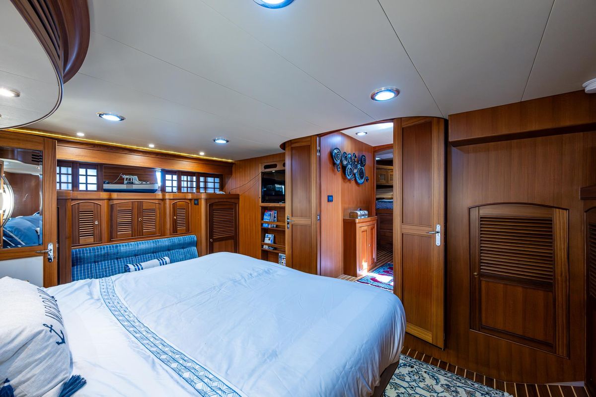 2012 Marlow 61 