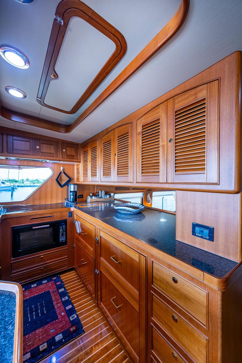 2012 Marlow 61 