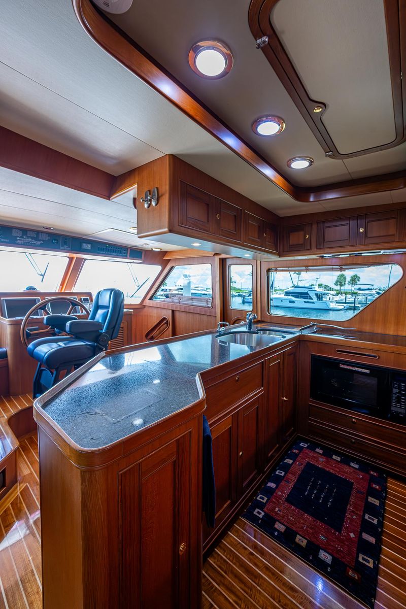 2012 Marlow 61 