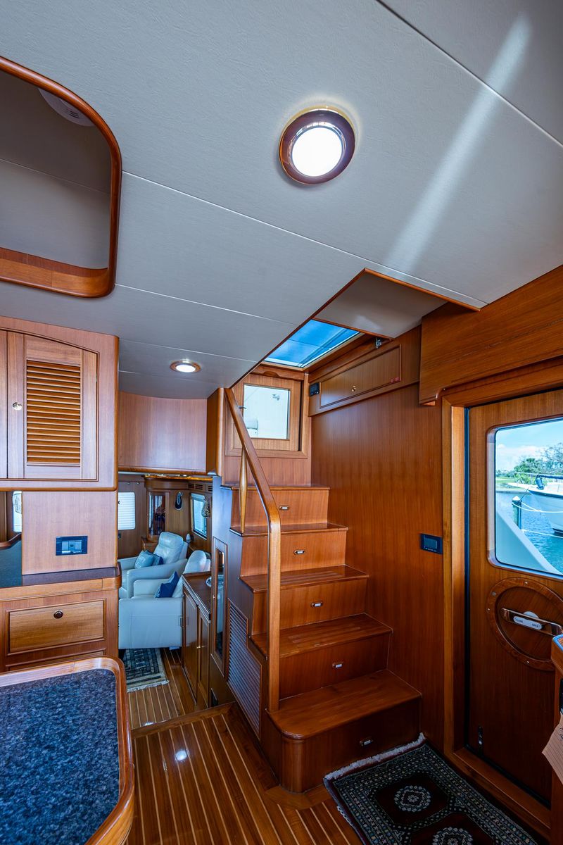 2012 Marlow 61 