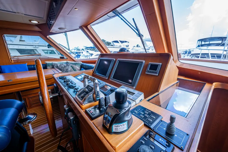 Diane Lynn Yacht Photos Pics 